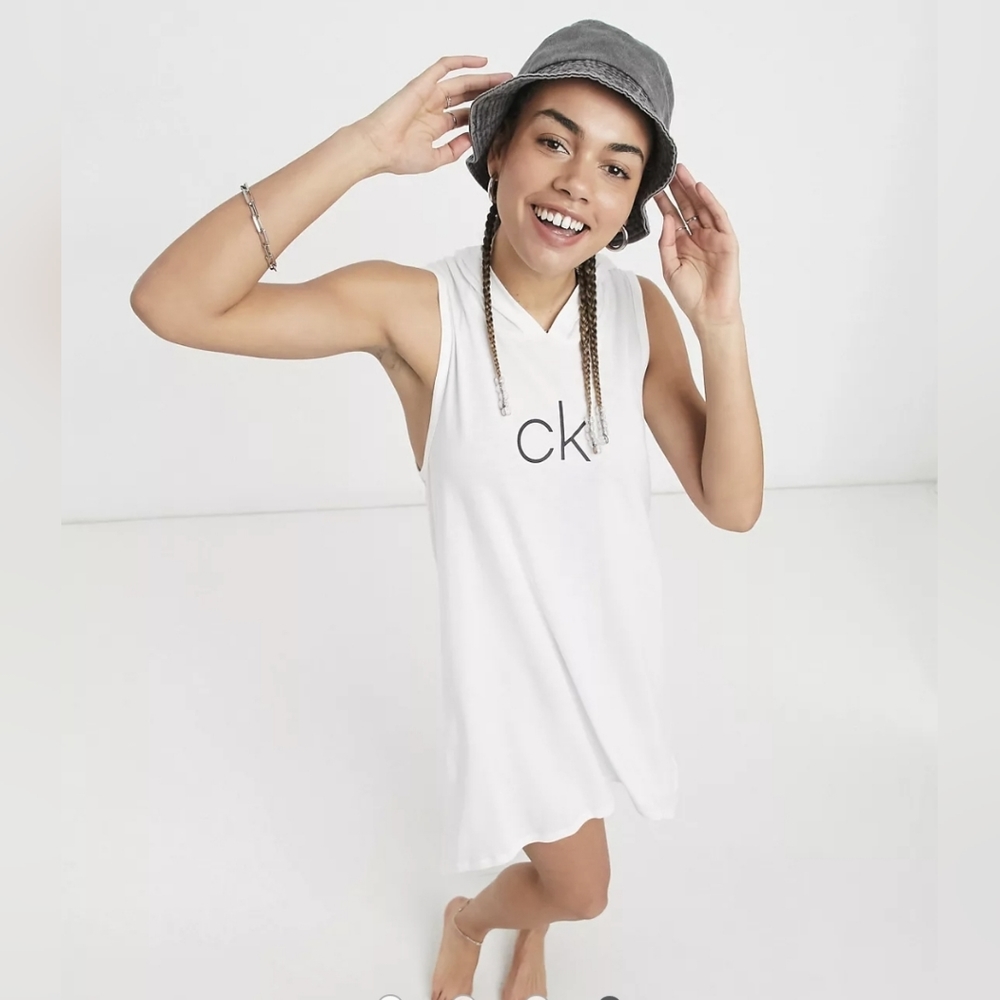 NWT CK Swim sharkite logo beach cover up in soft whiteSIZE S/M